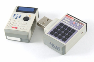 Illustration for article titled Mini MPC 2000XL Sampler and SP1200 Drum Machine USB Flash Drives